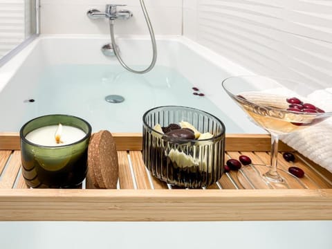 Bathroom, Bath