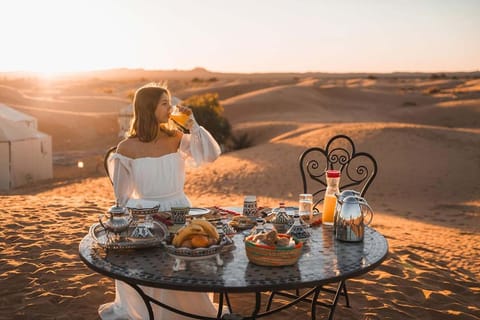 Restaurant/places to eat, Dining area, Food, Breakfast