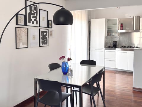 Balcony/Terrace, Photo of the whole room, Seating area, Dining area, kitchen, air conditioner