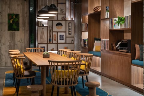 Bay View Suites Hotel in Mountain View