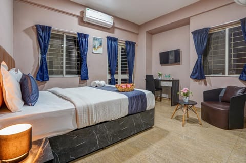 Bed, TV and multimedia, Coffee/tea facilities, Photo of the whole room, Seating area, Dining area, Bedroom