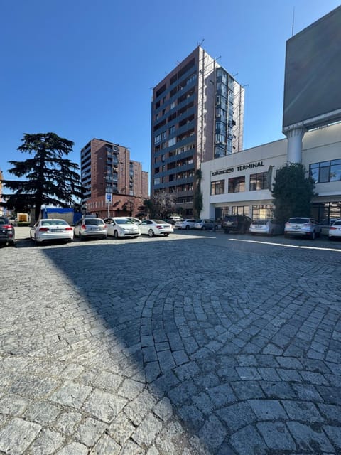 Property building, Day, Neighbourhood, City view, Street view, Parking