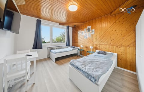 Bed, Photo of the whole room, Bedroom, heating, internet, soundproof, towels