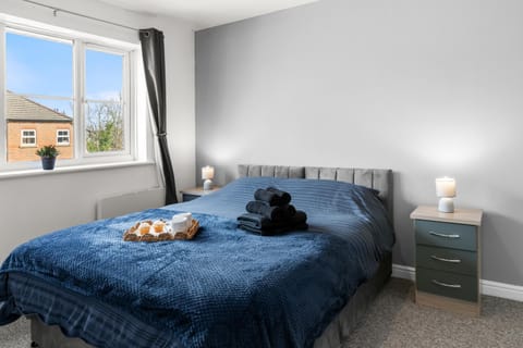 Bed, Coffee/tea facilities, View (from property/room), Photo of the whole room, Bedroom, towels