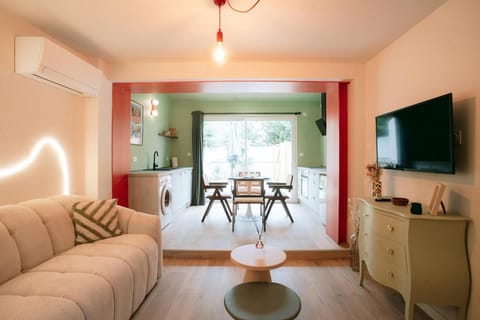 Communal lounge/ TV room, Dining area