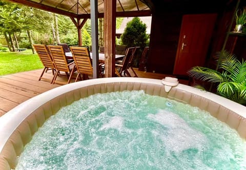 Day, Natural landscape, Garden, Hot Tub