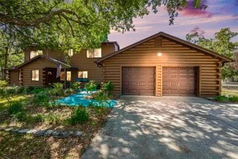 Charming Farm Stay w Fresh Eggs almost 2 Acres Near Tampa Bed and Breakfast in Wesley Chapel