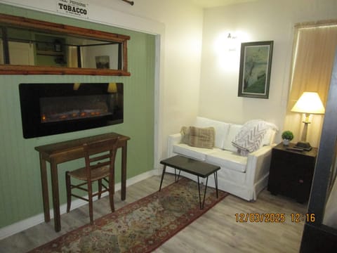 Bunkhouse on Bomoseen Apartment in Castleton