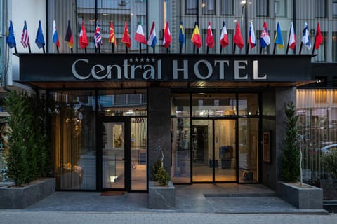 Property building, Day, Property logo or sign, Logo/Certificate/Sign, Street view