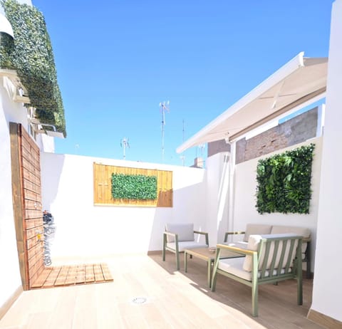 Shower, Off site, Balcony/Terrace