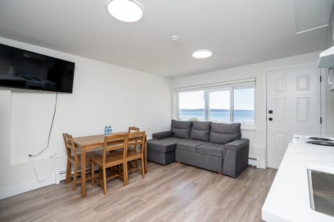 TV and multimedia, Living room, Dining area