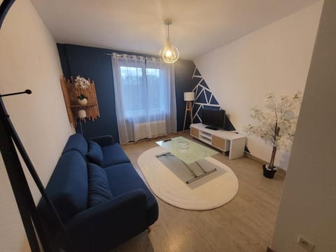 Bed, Living room, Seating area