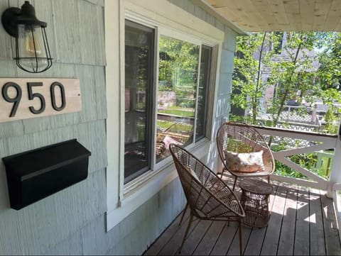 CDA Midtown Home Near Lake & Downtown Fire Pit House in Coeur dAlene