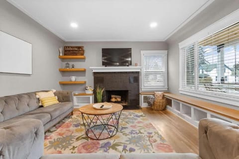 CDA Midtown Home Near Lake & Downtown Fire Pit House in Coeur dAlene