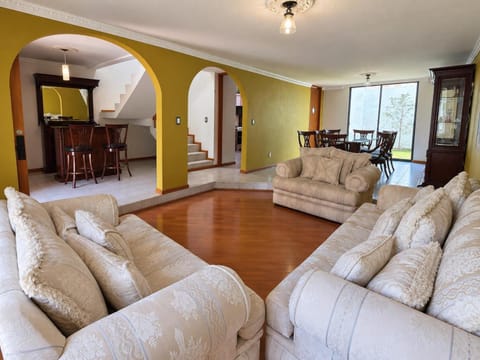 Living room, Lounge or bar, Dining area, Garden view