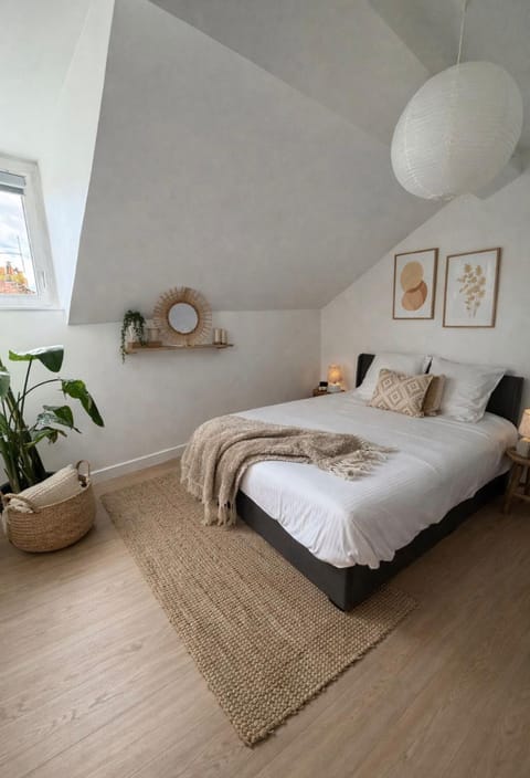 Bed, Photo of the whole room, Bedroom