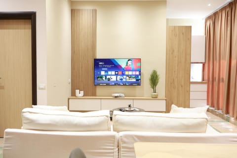 Communal lounge/ TV room, TV and multimedia, Seating area