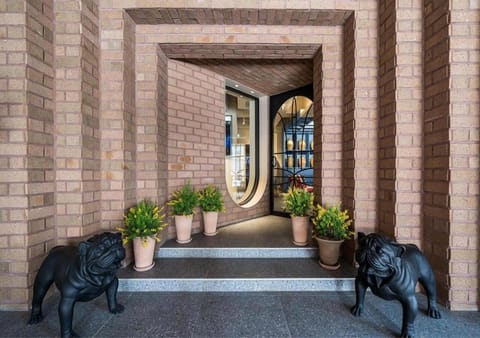 Property building, Facade/entrance