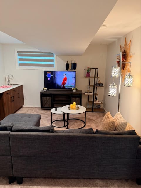 Communal lounge/ TV room, Living room, Seating area