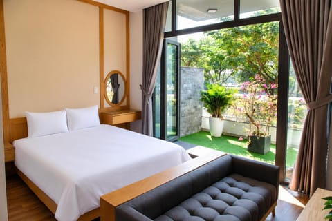 Bed, View (from property/room), Balcony/Terrace, Bedroom