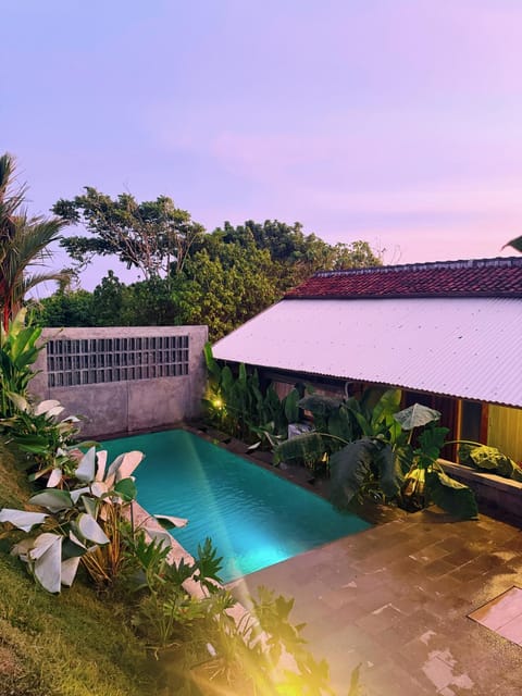 Sunset Views Yeh Leh Beach Villa in West Selemadeg