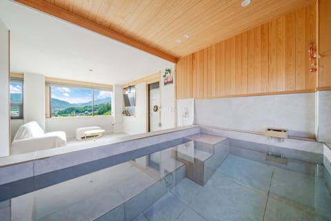 Property building, Photo of the whole room