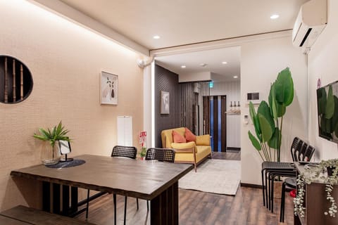 Living room, Dining area