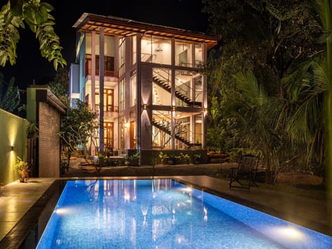 Property building, Swimming pool
