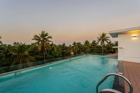 Balcony/Terrace, Pool view, Swimming pool