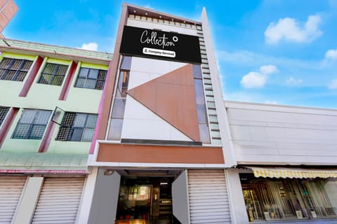 Facade/entrance