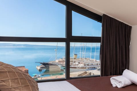 Bed, Natural landscape, View (from property/room), Bedroom, Sea view, towels