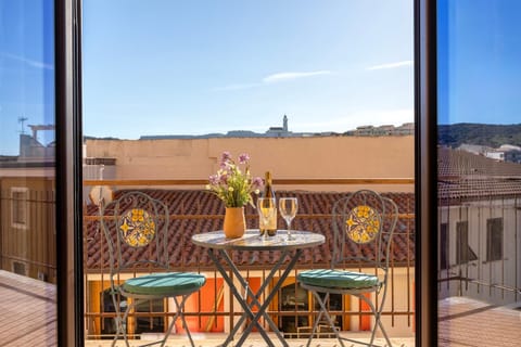 Summer, View (from property/room), Balcony/Terrace, Balcony/Terrace, Decorative detail, City view, Landmark view, Landmark view, Mountain view, Mountain view, Sea view, Sea view, Street view, Seasons, Quiet street view