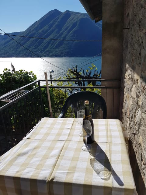 Balcony/Terrace, Lake view