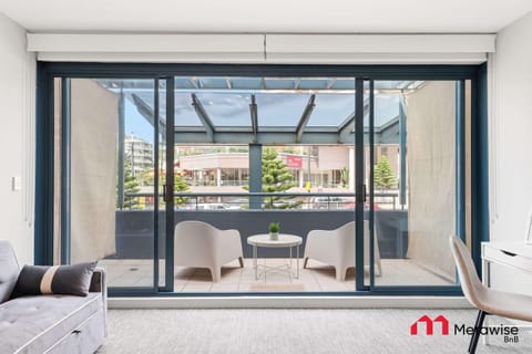 View (from property/room), Balcony/Terrace, Living room, Seating area