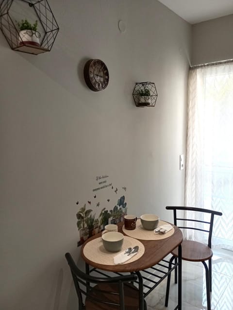 Dining area, kitchen