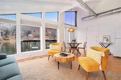 Riverside Suites Apartment in Saugatuck