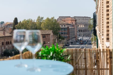 Nearby landmark, View (from property/room), View (from property/room), Balcony/Terrace, Balcony/Terrace, City view, City view, Landmark view, Landmark view, Location