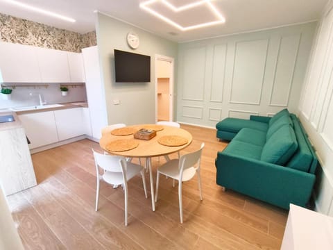 TV and multimedia, Kitchen or kitchenette, Dining area