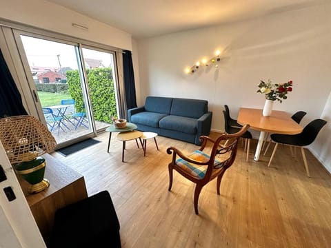 Patio, Living room, Dining area