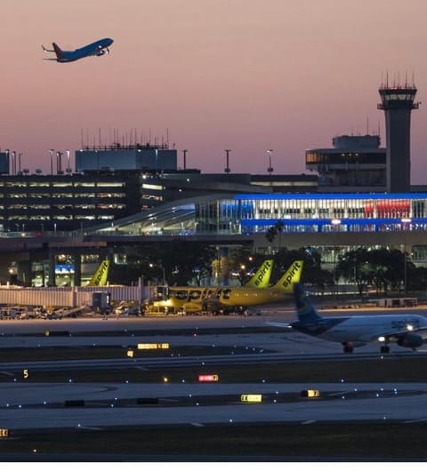 Acogedora casa cerca de playas , aeropuerto y restaurantes Vacation rental in Town N Country