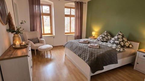 Bed, Bedroom