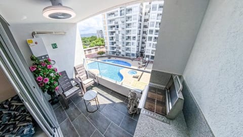 Balcony/Terrace, Swimming pool