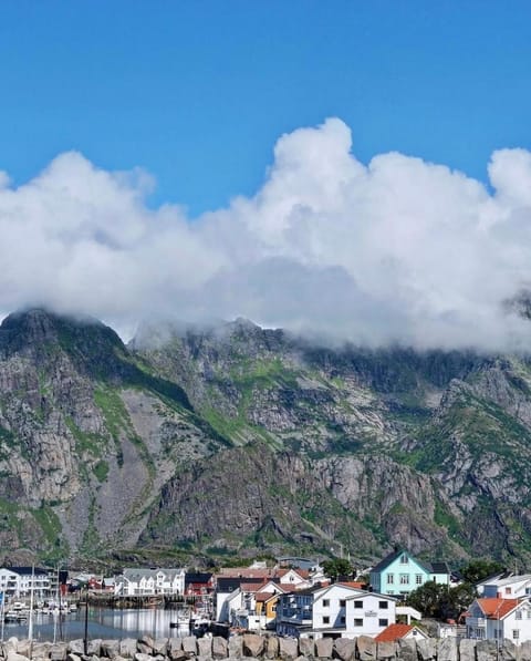 Modern Apartment in Charming Henningsvær Apartment in Lofoten