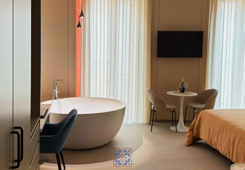 Hot Tub, TV and multimedia, City view, Breakfast, wedding