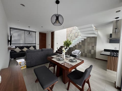 Casa Las Uvas House in Morelia