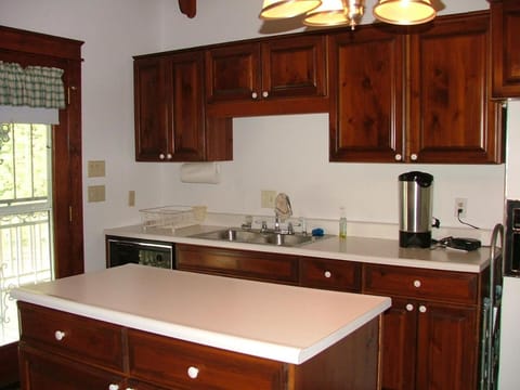 Hollyberry Inn at Heritage Farm House in Huntington