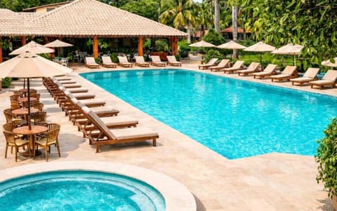 Solarium, Swimming pool