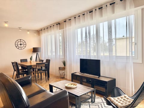 TV and multimedia, Living room, Seating area, Dining area, heating