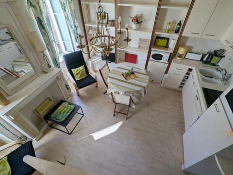 Living room, Dining area, dishwasher, oven, stove