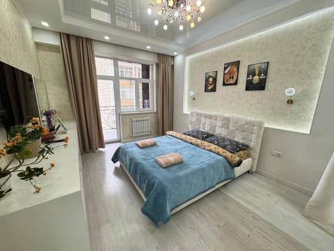 Bed, TV and multimedia, Bedroom, air conditioner